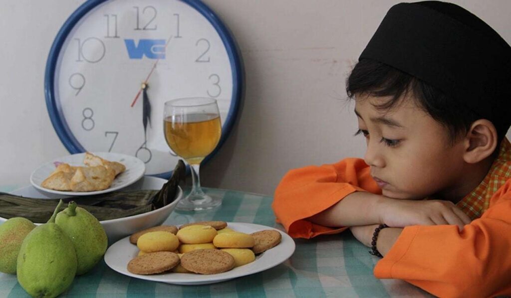 Di Usia Berapa Saat yang Tepat untuk Anak Belajar Berpuasa?