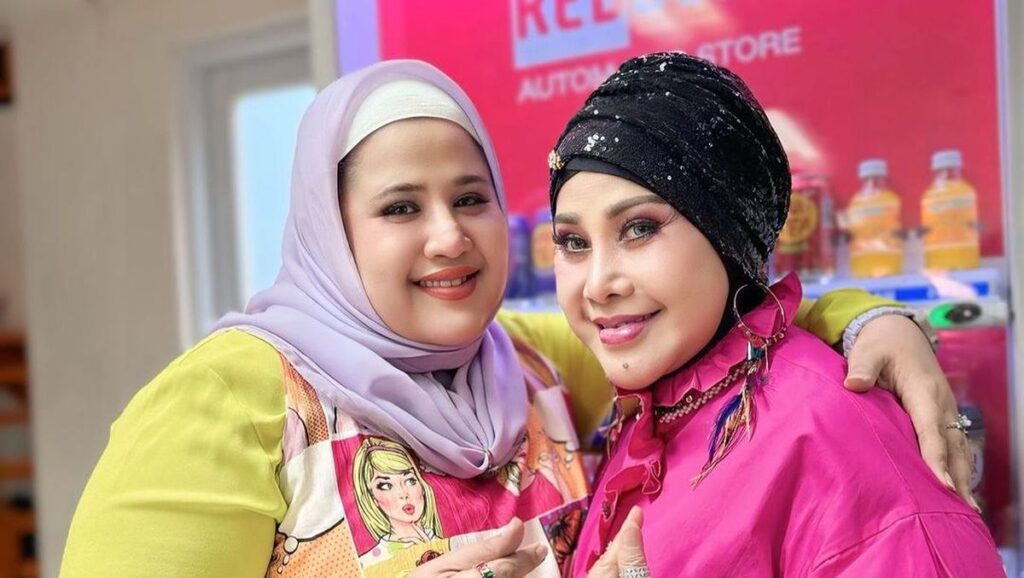 Elvy Sukaesih Mau Tambah Anak di Usia Senja, Dhawiya Malah Tolak!