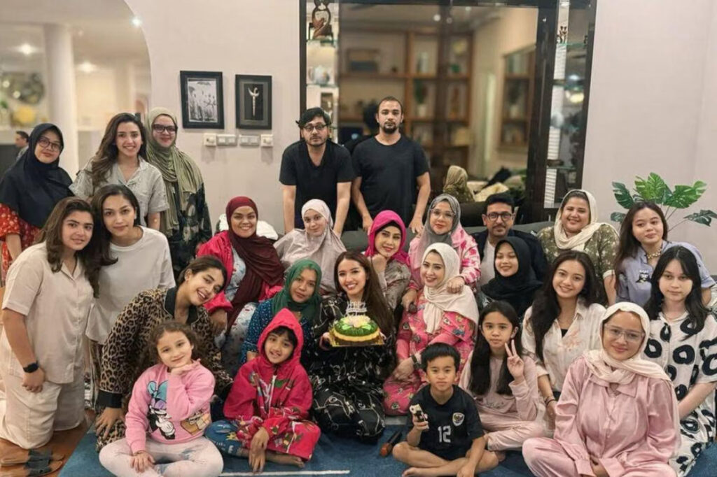 Elvy Sukaesih Mau Tambah Anak di Usia Senja, Dhawiya Malah Tolak!