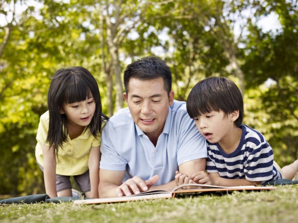 Mengapa Sifat Ayah Bisa Lebih Mengalah ke Anak?