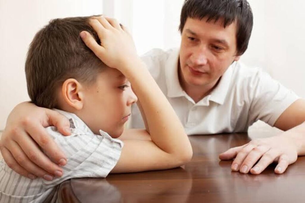 Banyak Orang Tua Tak Sadar! 8 Tanda Ini Menunjukkan Anda Over Protektif pada Anak